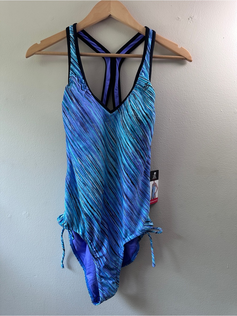 NWT ZeroXposur Women’s One Piece Swimsuit Size XL Blue Printed Bathing Suit
